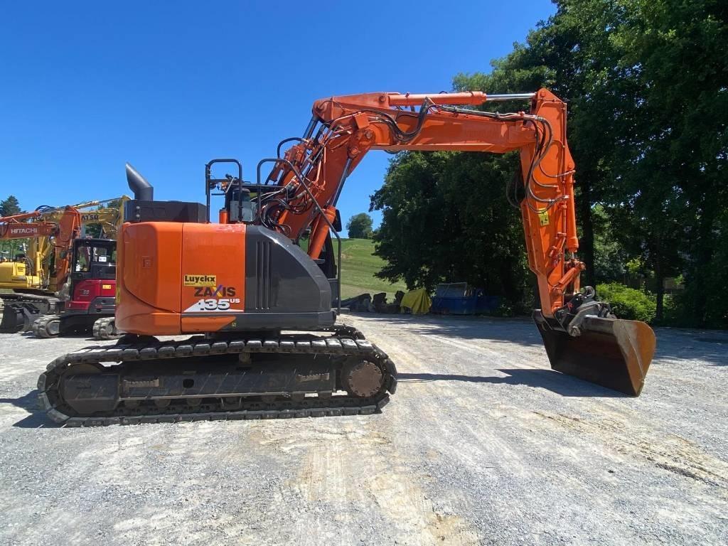 Hitachi ZX 135 US-6 Kāpurķēžu ekskavatori