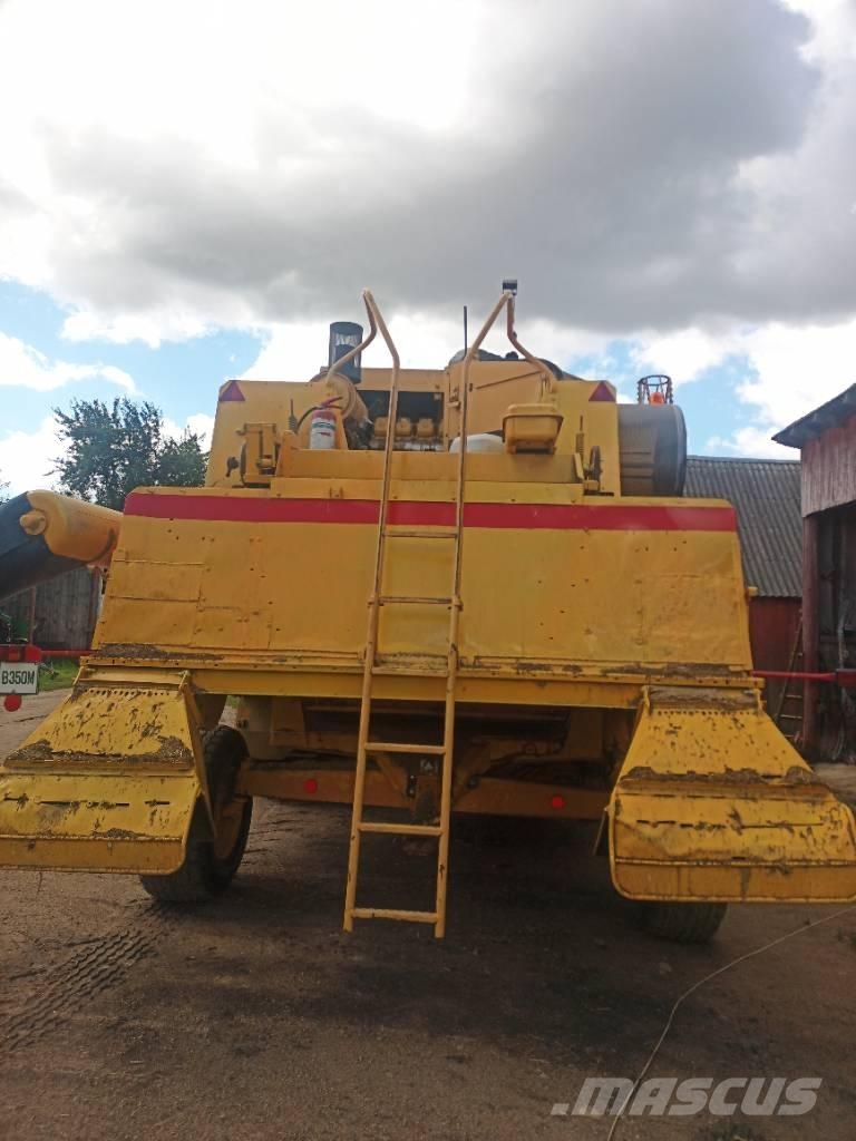 New Holland TF 46 Ražas novākšanas kombaini