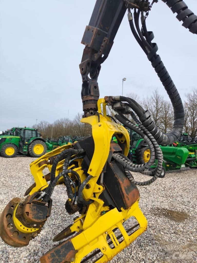 John Deere 1270E Harvesteri