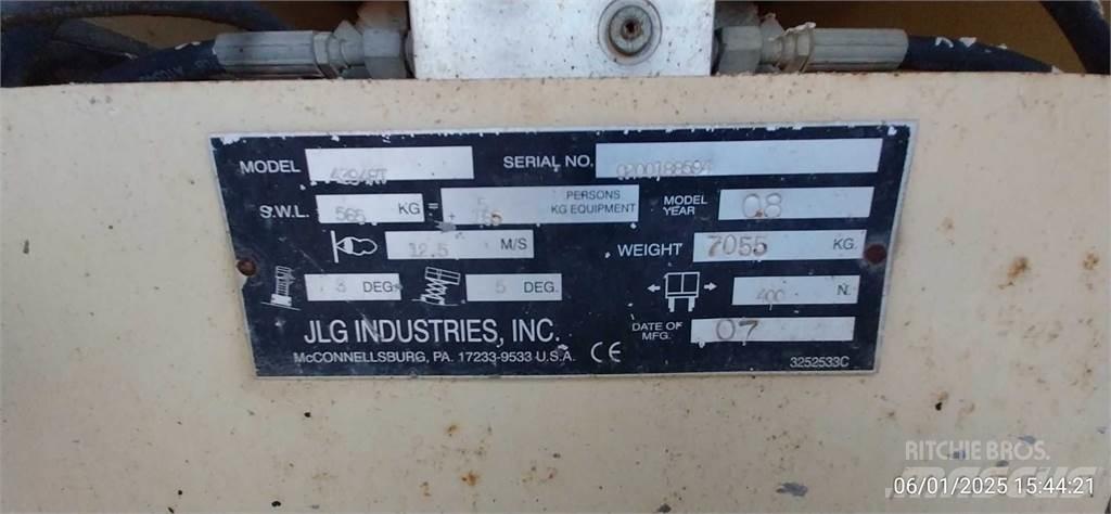 JLG 4394RT Šķerveida pacēlāji
