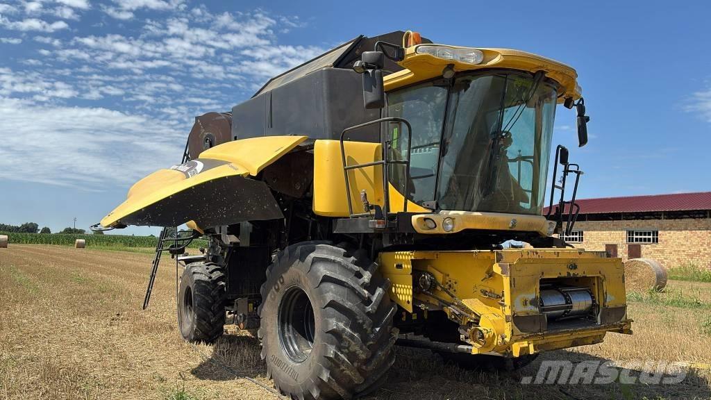 New Holland CR 960 Ražas novākšanas kombaini