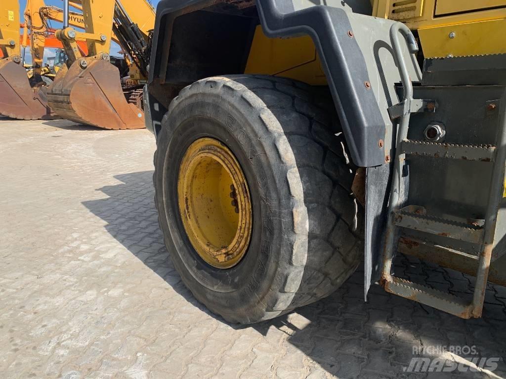 Komatsu WA 320-5H Iekrāvēji uz riteņiem