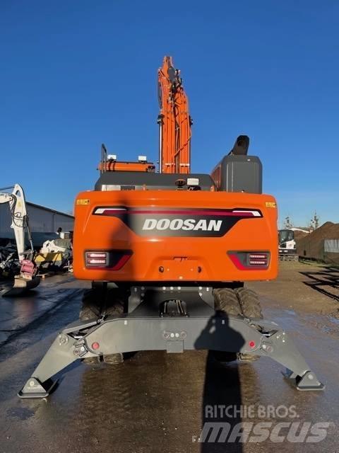 Doosan DX210W-7 Ekskavatori uz riteņiem