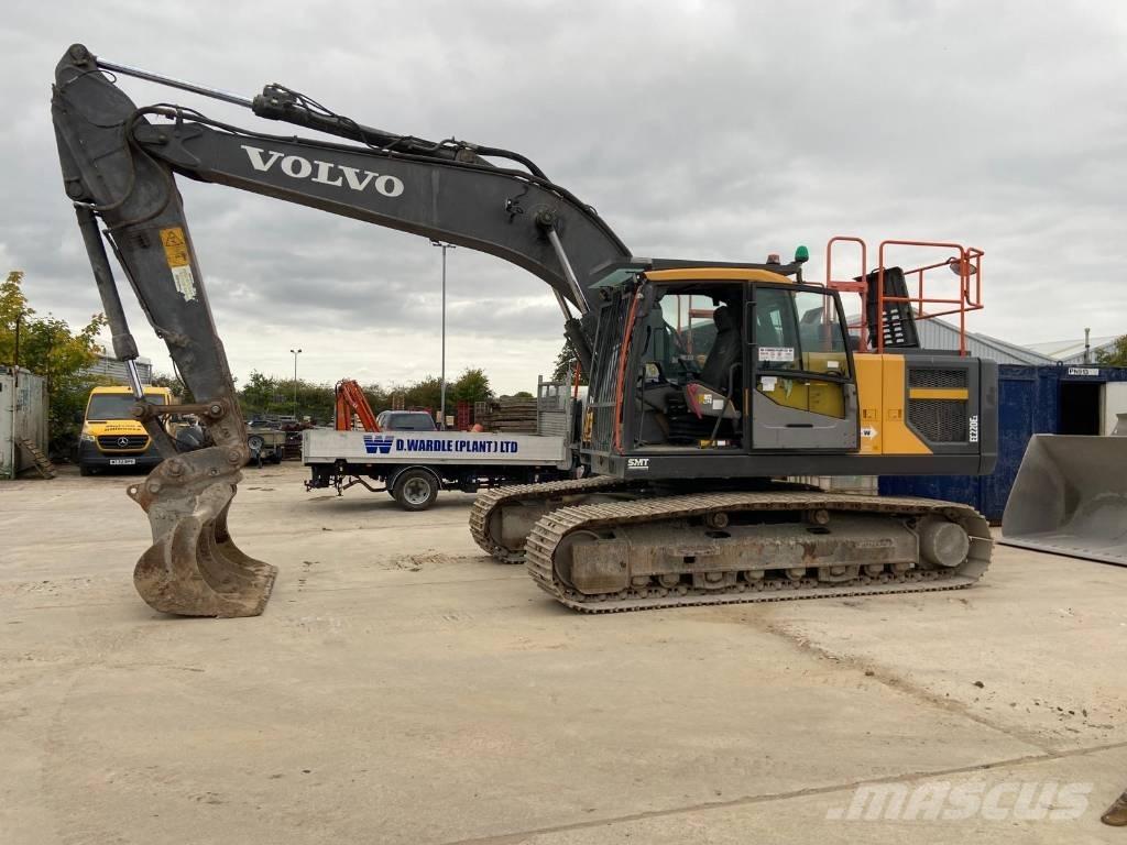 Volvo EC220El Kāpurķēžu ekskavatori