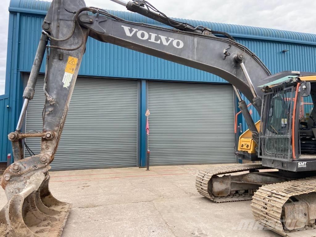Volvo EC220El Kāpurķēžu ekskavatori