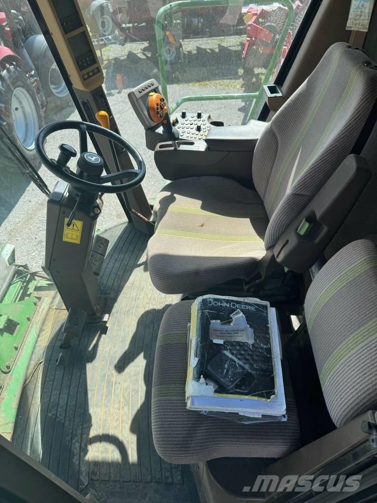 John Deere S 690 Ražas novākšanas kombaini