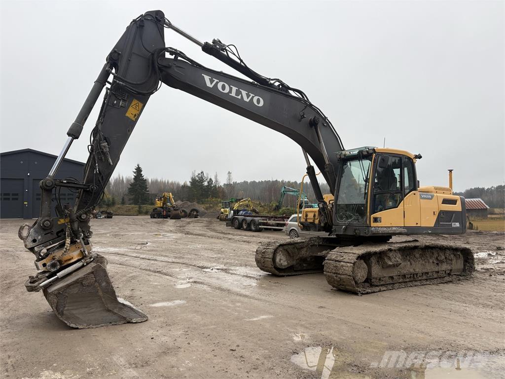 Volvo EC220DL Kāpurķēžu ekskavatori