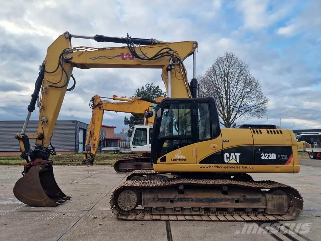 CAT 323d Kāpurķēžu ekskavatori