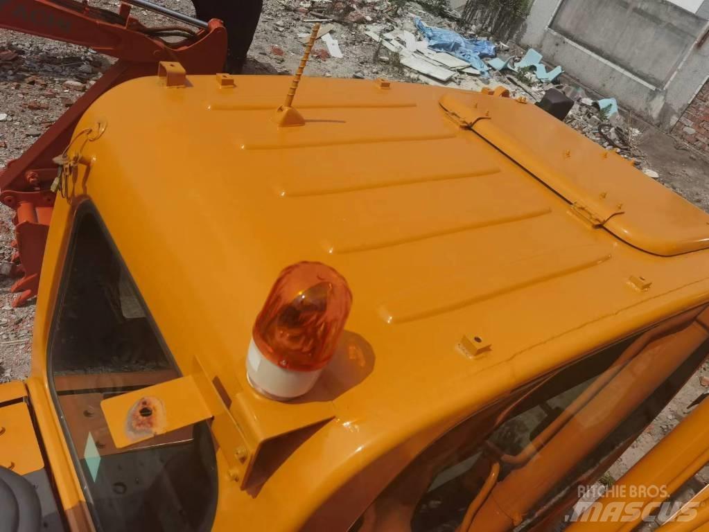 Hyundai R215VS Kāpurķēžu ekskavatori