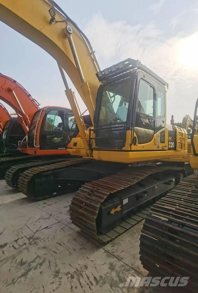Komatsu PC 220-8 Kāpurķēžu ekskavatori