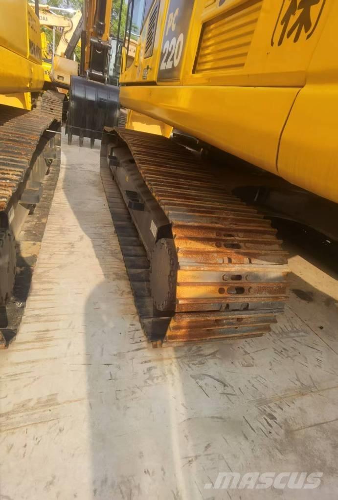 Komatsu PC 220-8 Kāpurķēžu ekskavatori