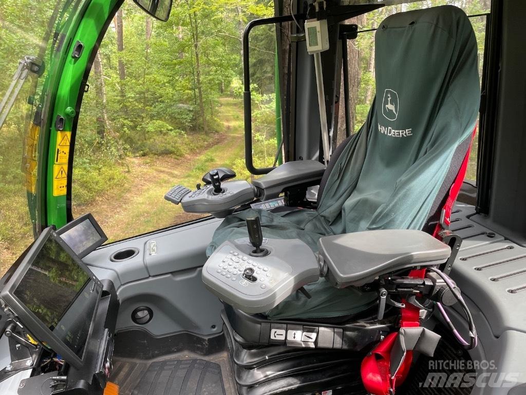 John Deere 1170G 8WD Harvesteri