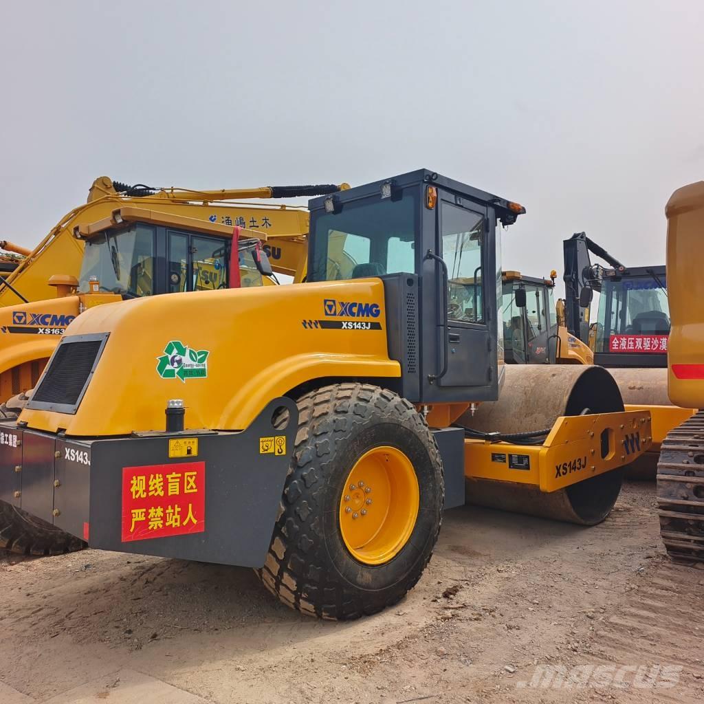 XCMG XS 143 J Vienvalča grunts veltņi
