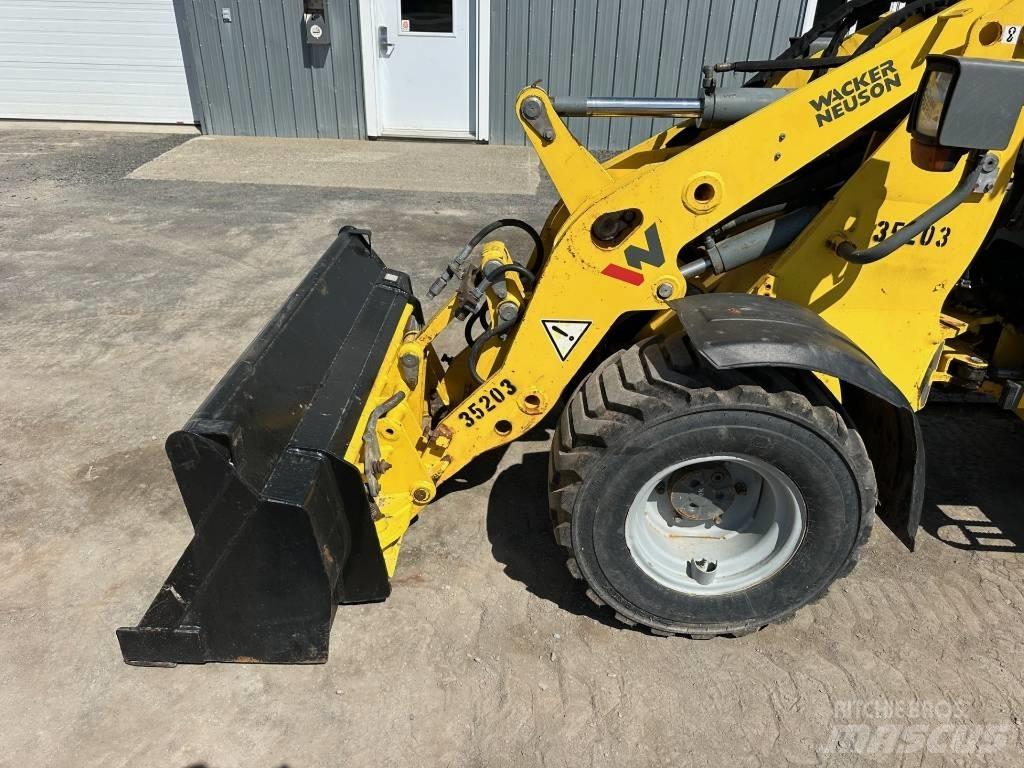 Wacker Neuson WL 30 Iekrāvēji uz riteņiem