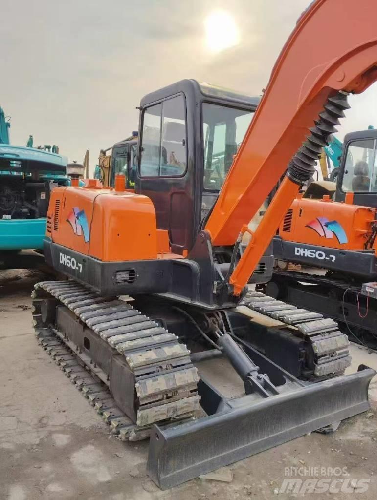 Doosan 55 Kāpurķēžu ekskavatori