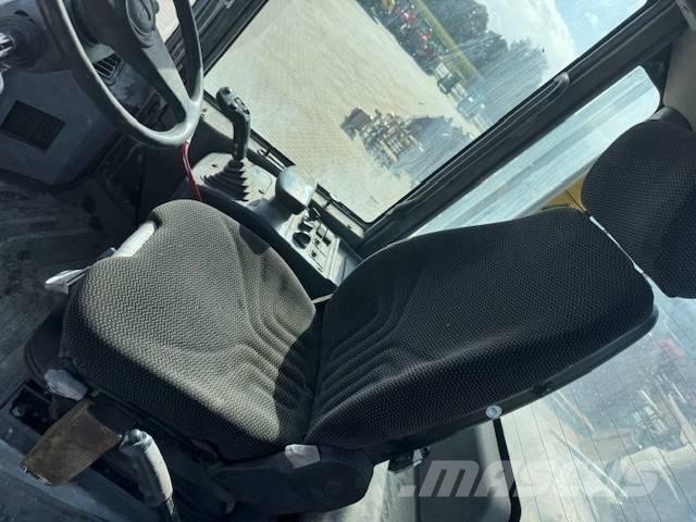 Komatsu WA 250-5 Iekrāvēji uz riteņiem