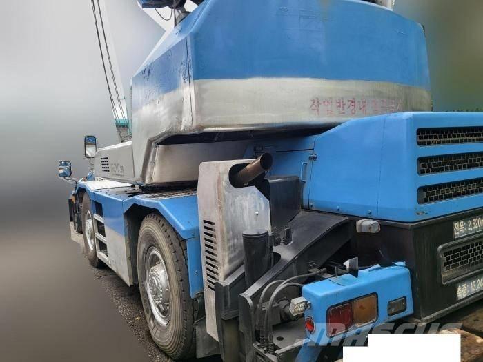 Tadano TR 250 M-6 Celtņi nelīdzenām virsmām