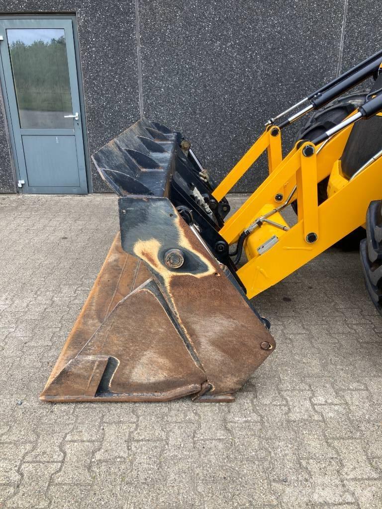 JCB 4 CX Pro Ekskavatori-iekrāvēji