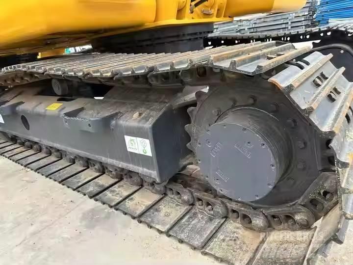 Komatsu PC130 Kāpurķēžu ekskavatori