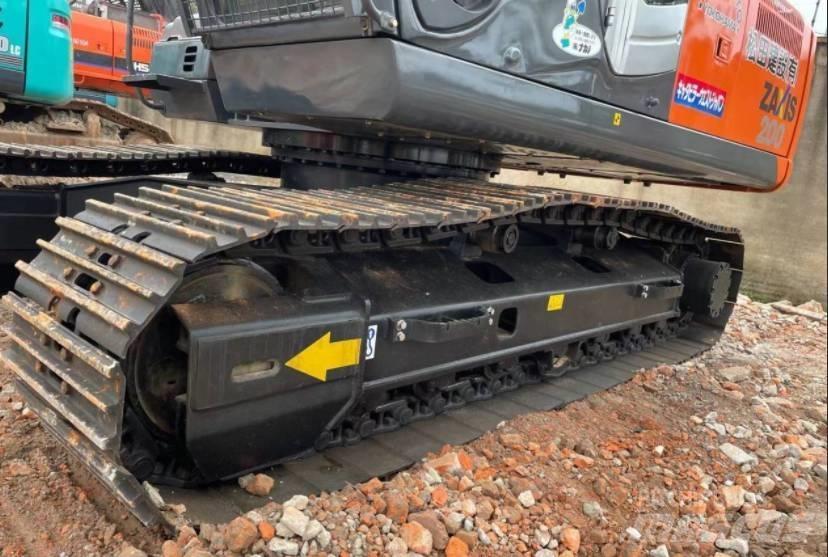 Hitachi 200-3 Kāpurķēžu ekskavatori