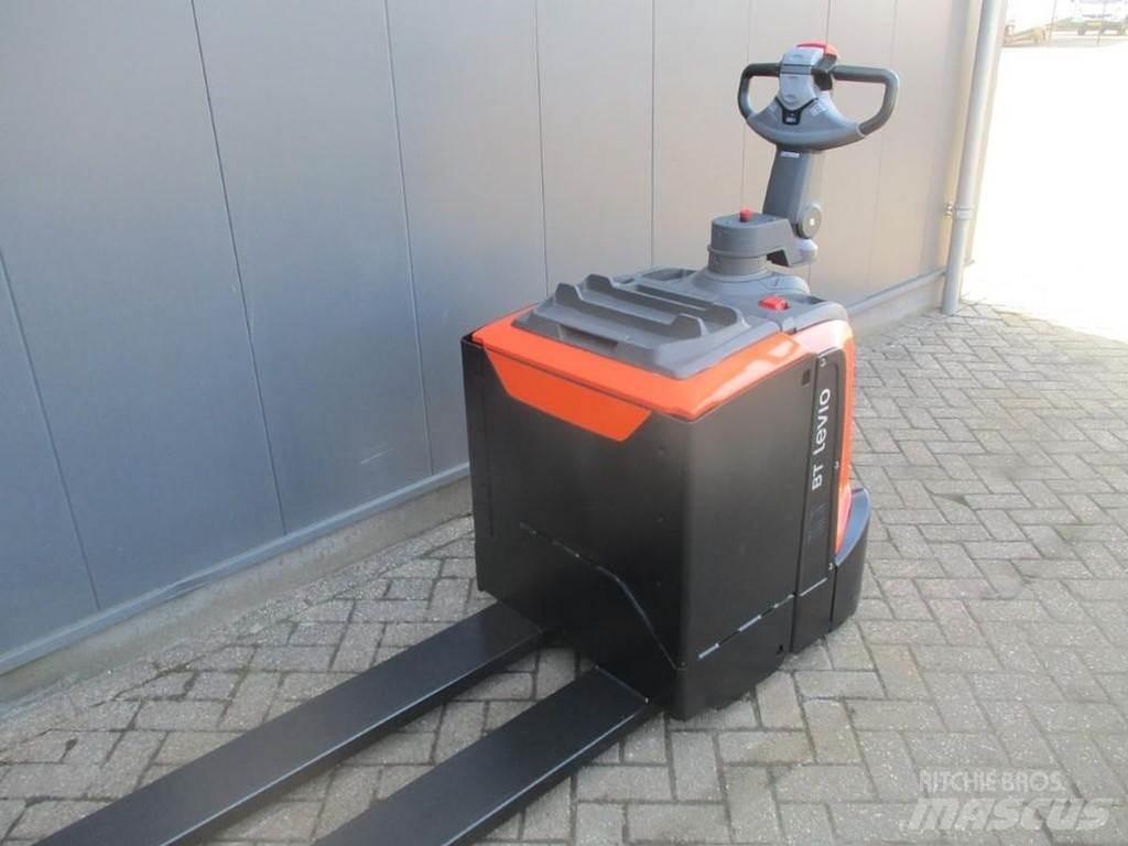 Toyota LPE 250 Zemie palešu pacēlāji