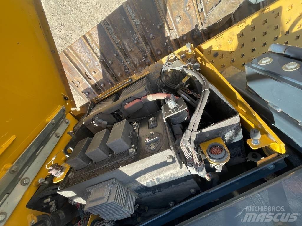 DEERE 700K Kāpurķēžu buldozeri