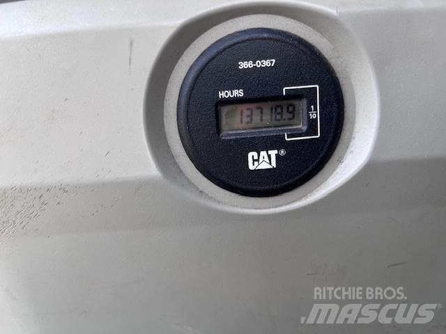 CAT 323 EL Kāpurķēžu ekskavatori