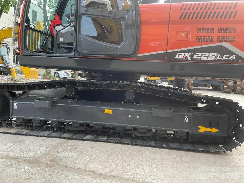 Doosan DX 225 Vidēja lieluma ekskavatori 7 t - 12 t