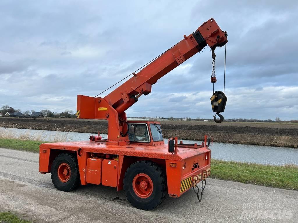 Grove AP 308 Visurgājēji celtņi
