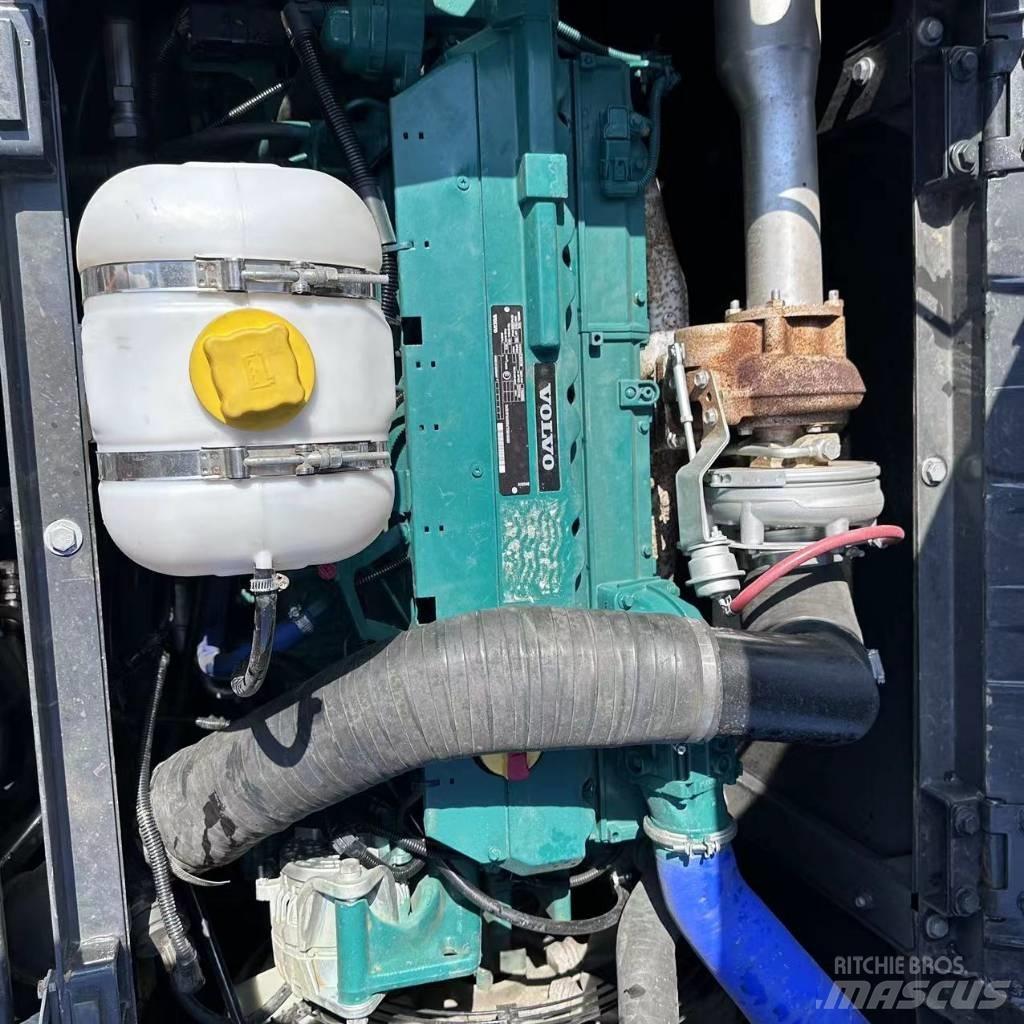 Volvo EC 240 Kāpurķēžu ekskavatori