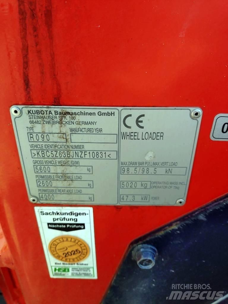 Kubota R 090 Iekrāvēji uz riteņiem