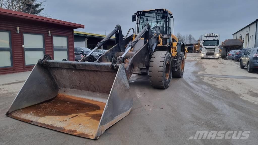 JCB 437 HT Iekrāvēji uz riteņiem