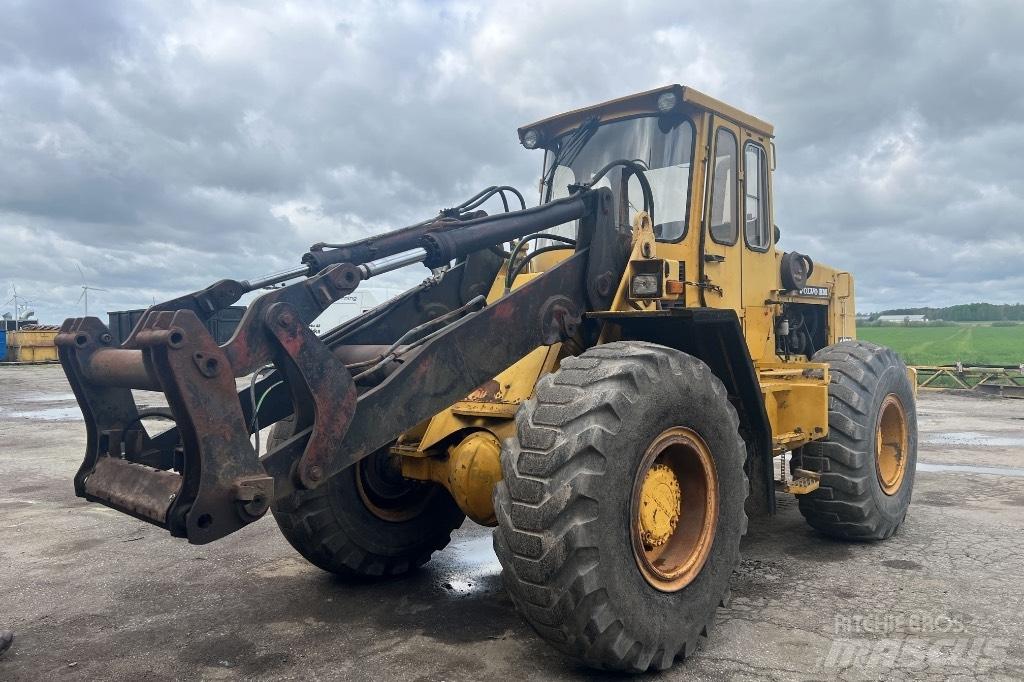 Volvo BM 4400 Iekrāvēji uz riteņiem