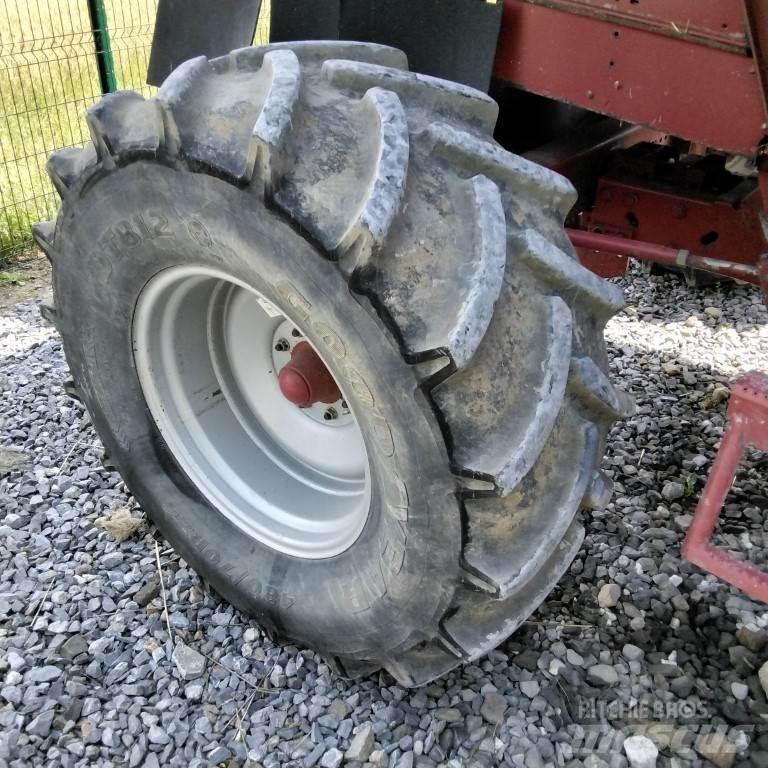 Case IH 2366E Ražas novākšanas kombaini