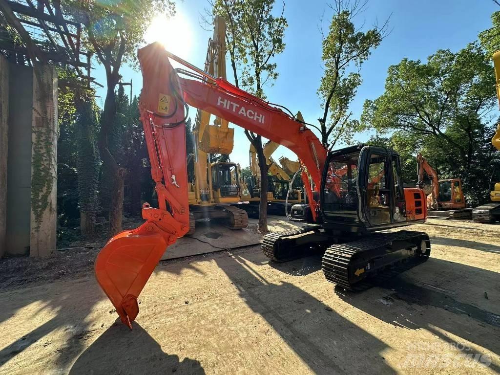Hitachi ZX 120 Kāpurķēžu ekskavatori