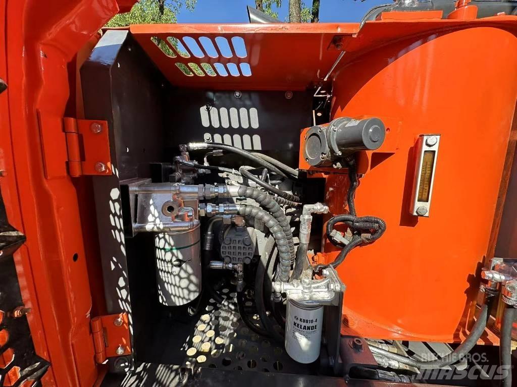 Hitachi ZX 120 Kāpurķēžu ekskavatori