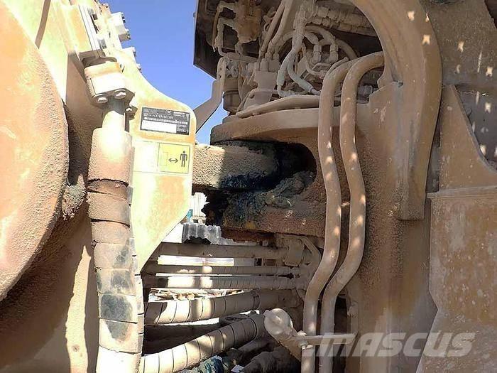 CAT 988K Iekrāvēji uz riteņiem