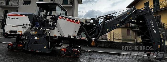 Wirtgen W200Fi Akmens/betona mašīnas