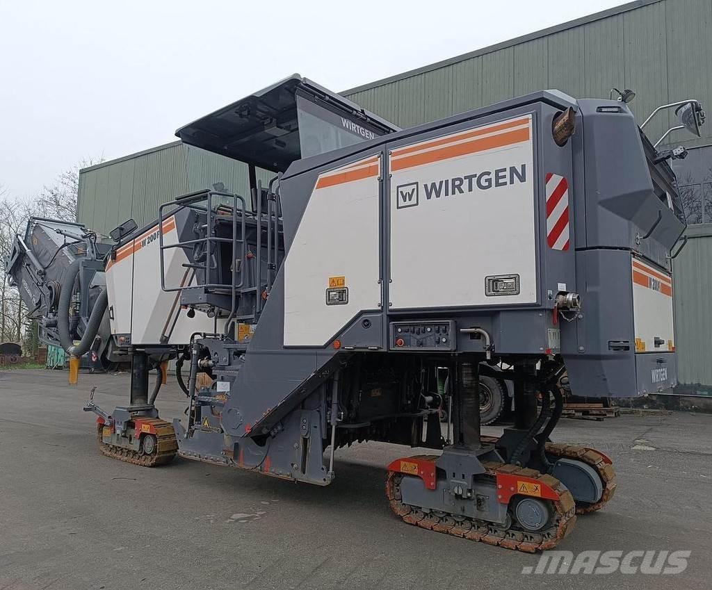 Wirtgen W200Fi Akmens/betona mašīnas