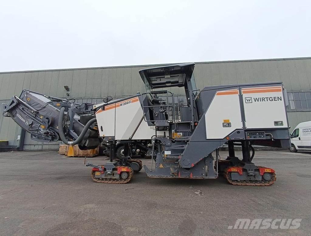 Wirtgen W200Fi Akmens/betona mašīnas