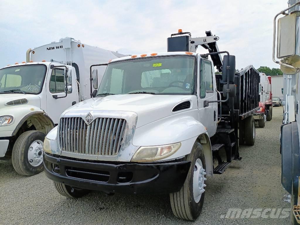 International 4300 Pašgrābji