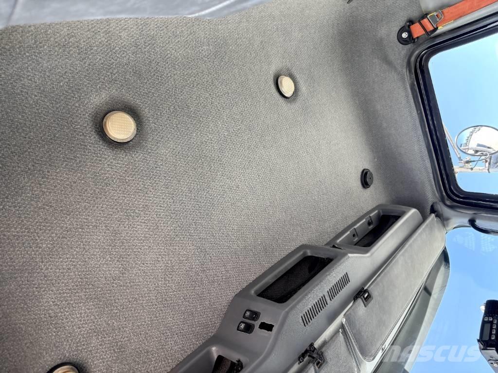 Mack CHU 613 Evakuators ar manipulatoru