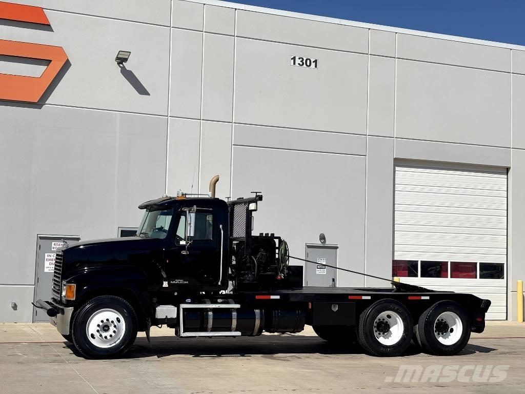 Mack CHU 613 Evakuators ar manipulatoru