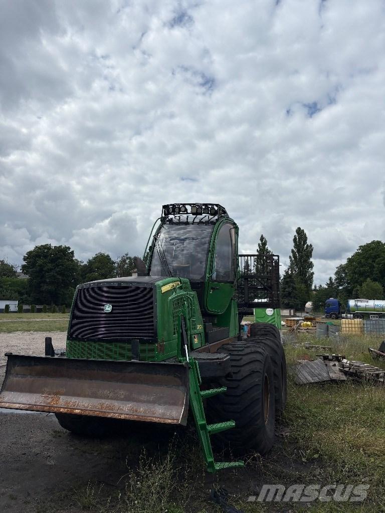 John Deere 1910E Forvarderi