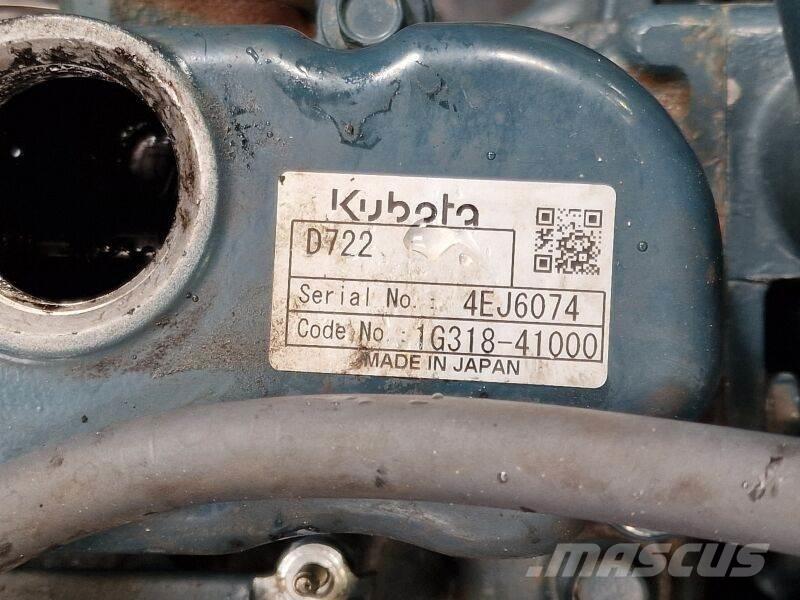 Kubota D722 Dzinēji
