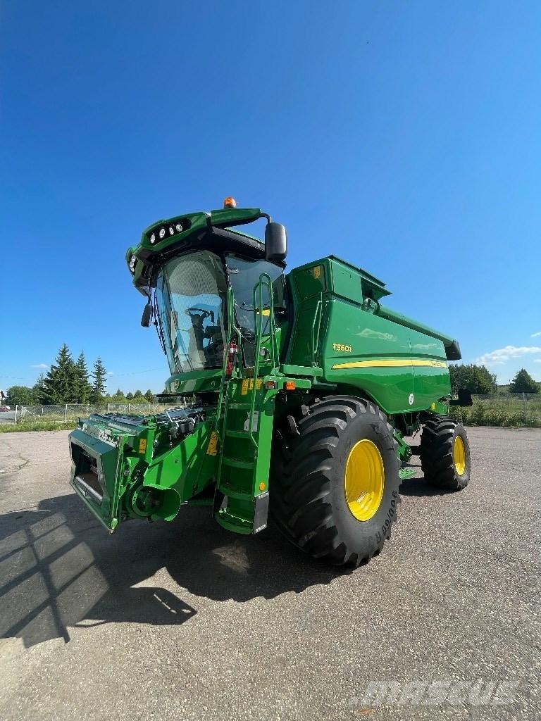 John Deere T 560 i Ražas novākšanas kombaini