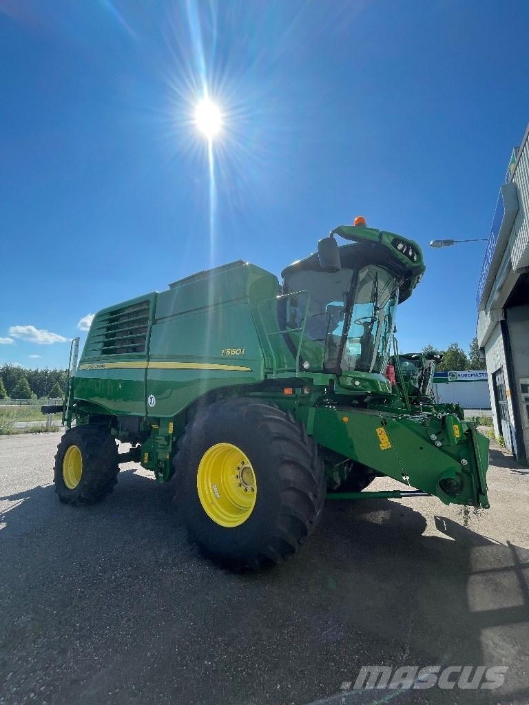 John Deere T 560 i Ražas novākšanas kombaini