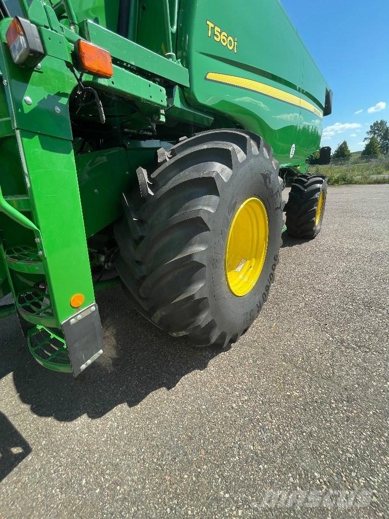 John Deere T 560 i Ražas novākšanas kombaini