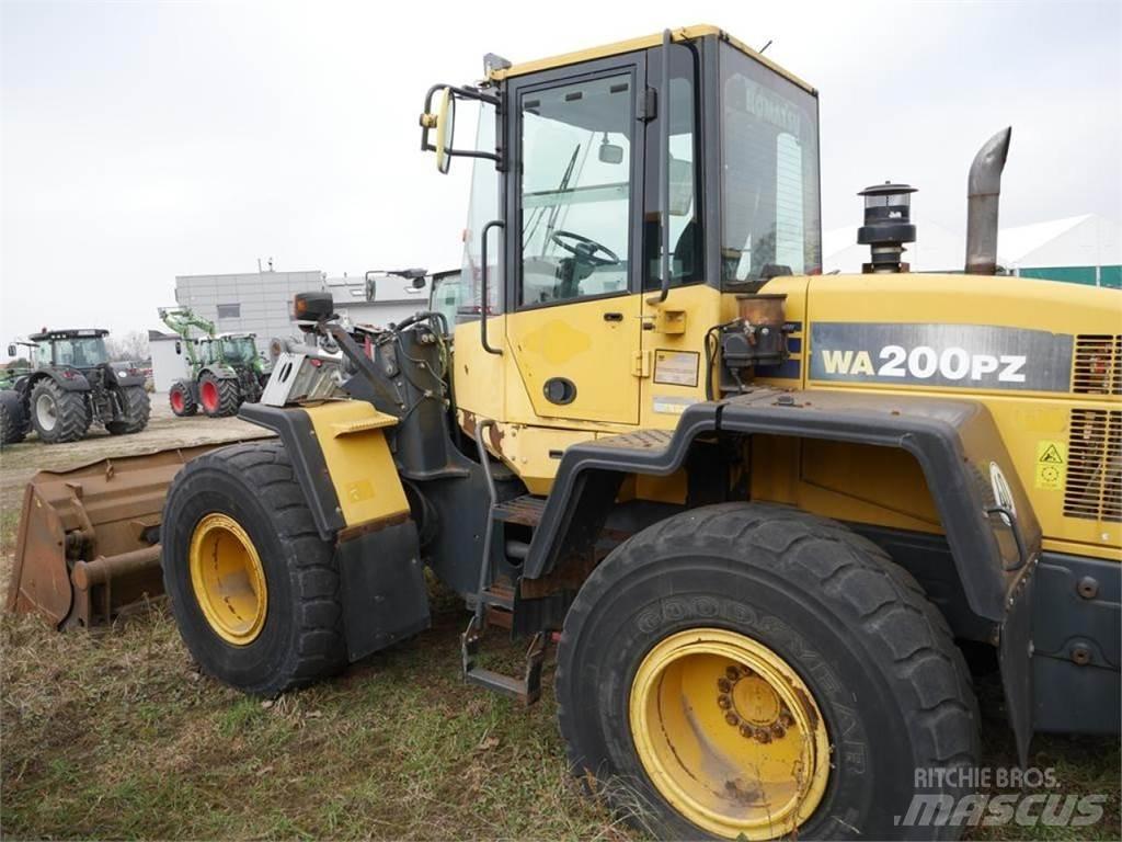 Komatsu WA 200 PZ Iekrāvēji uz riteņiem