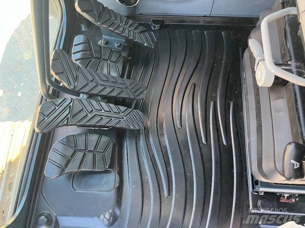 Hyundai HX140L Kāpurķēžu ekskavatori
